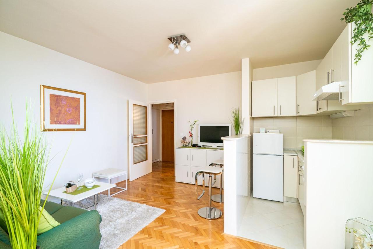 Apartment Bakus